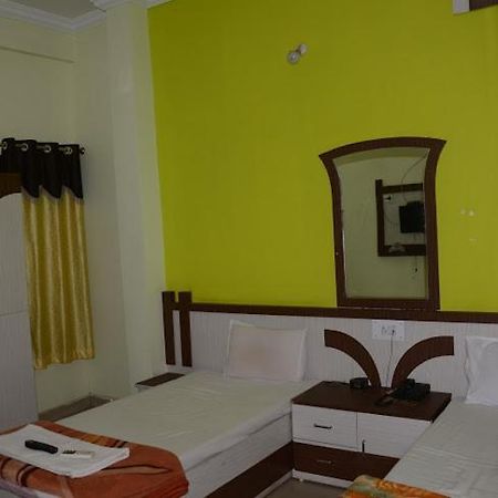 Hotel Rajawat , Madhya Pradesh Vidisha Eksteriør billede